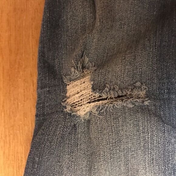 Hollister Jeans with Holes Distressed Straight Leg Size 5R - Picture 3 of 9